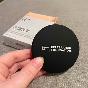 IT Cosmetics Celebration Foundation